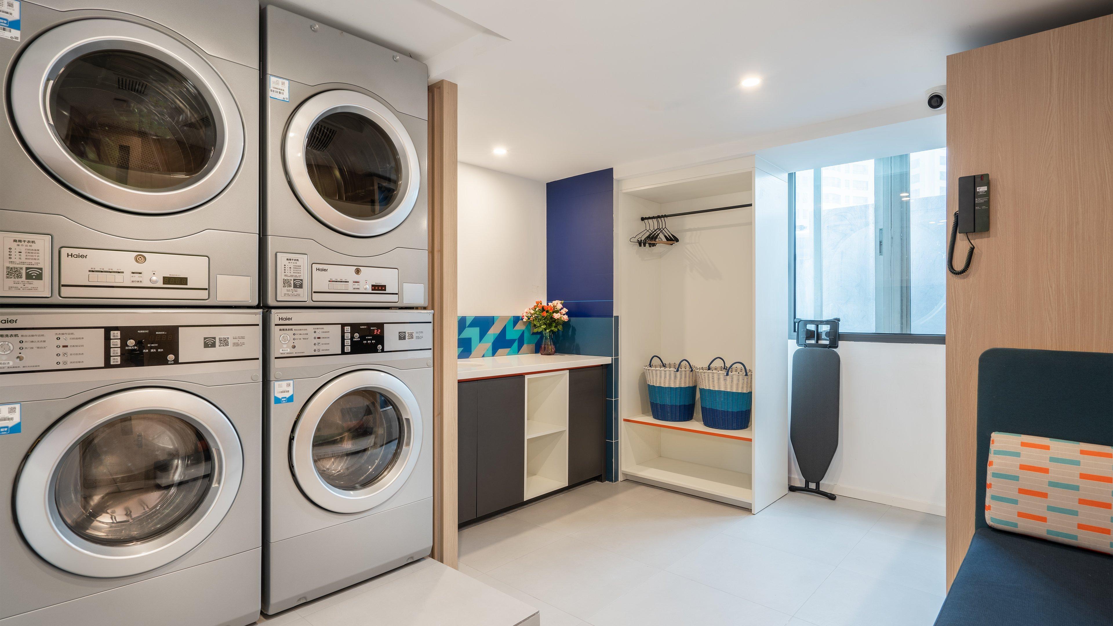 Holiday Inn Express Qingdao City Center By Ihg Exteriör bild