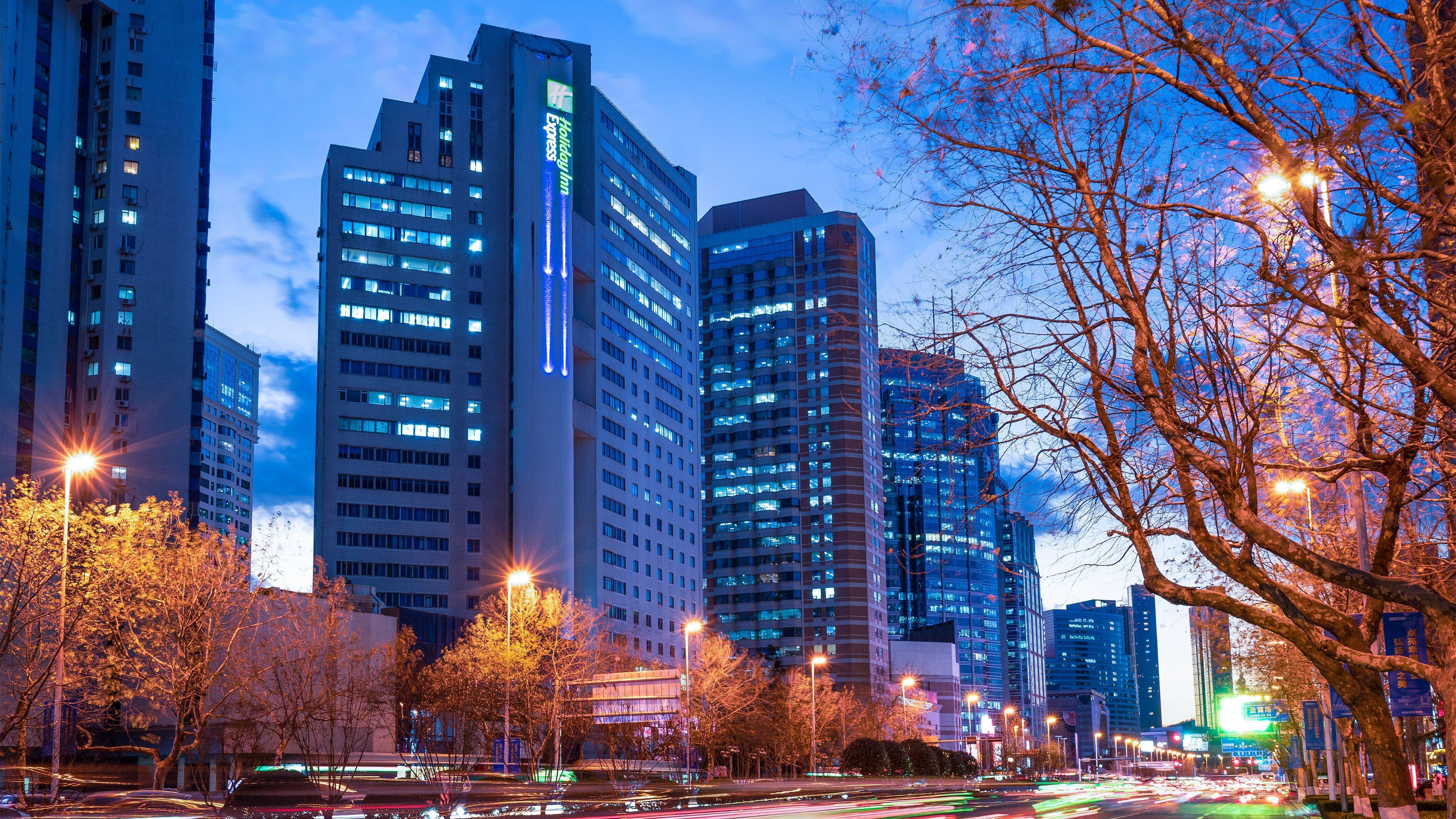 Holiday Inn Express Qingdao City Center By Ihg Exteriör bild