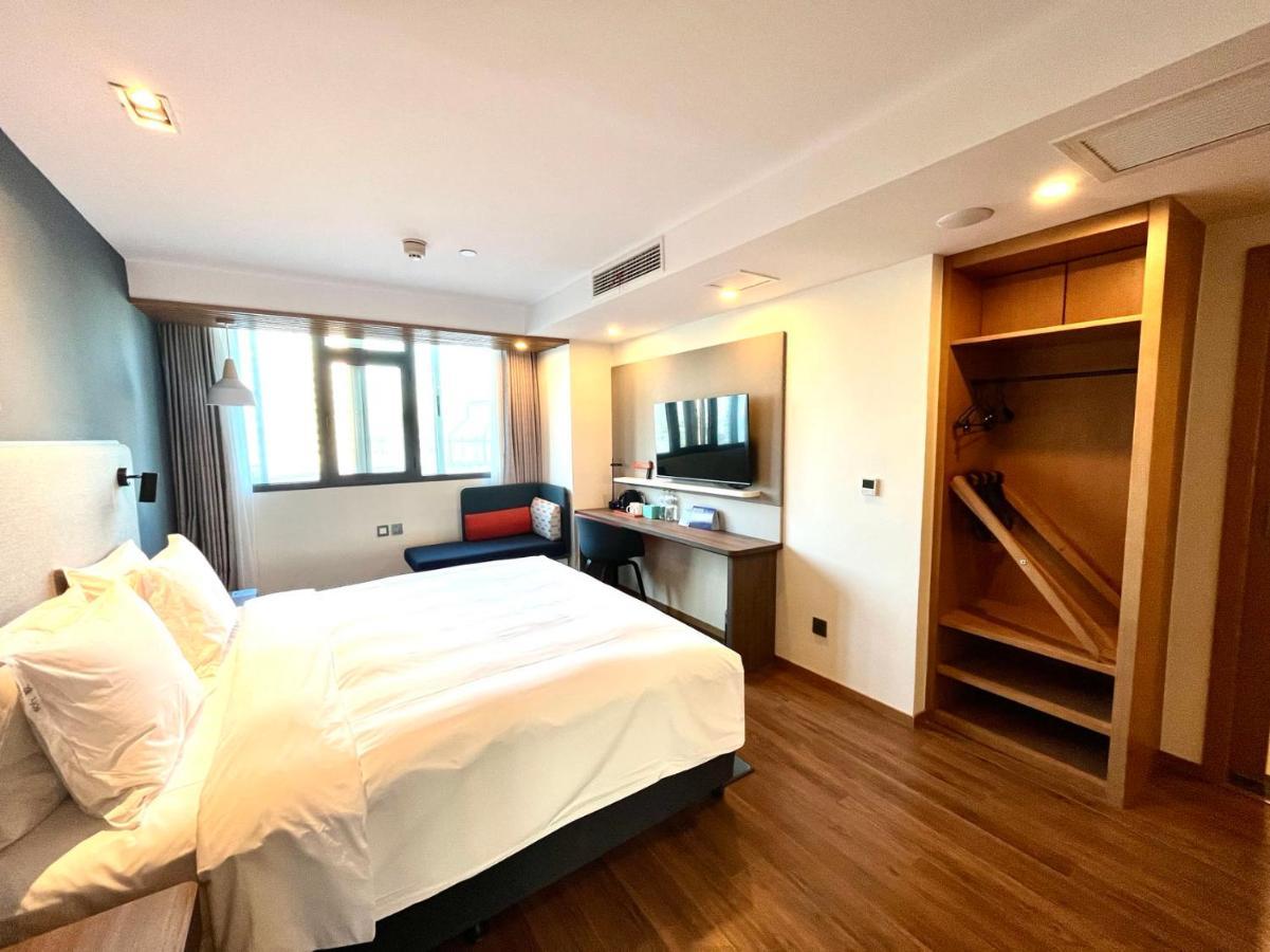 Holiday Inn Express Qingdao City Center By Ihg Exteriör bild