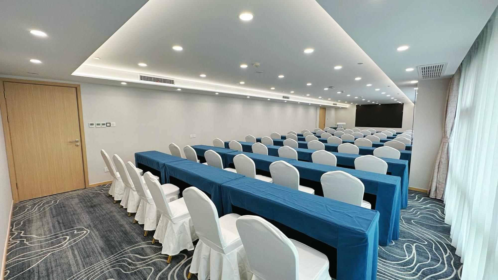 Holiday Inn Express Qingdao City Center By Ihg Exteriör bild