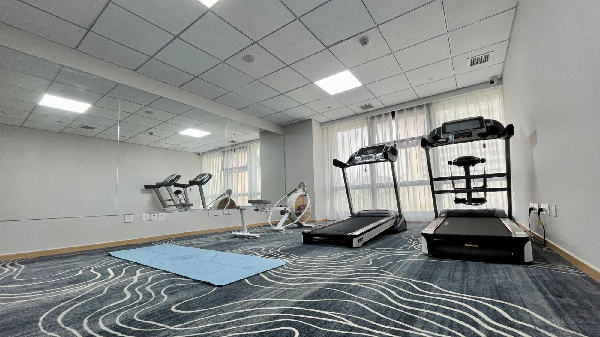 Holiday Inn Express Qingdao City Center By Ihg Exteriör bild