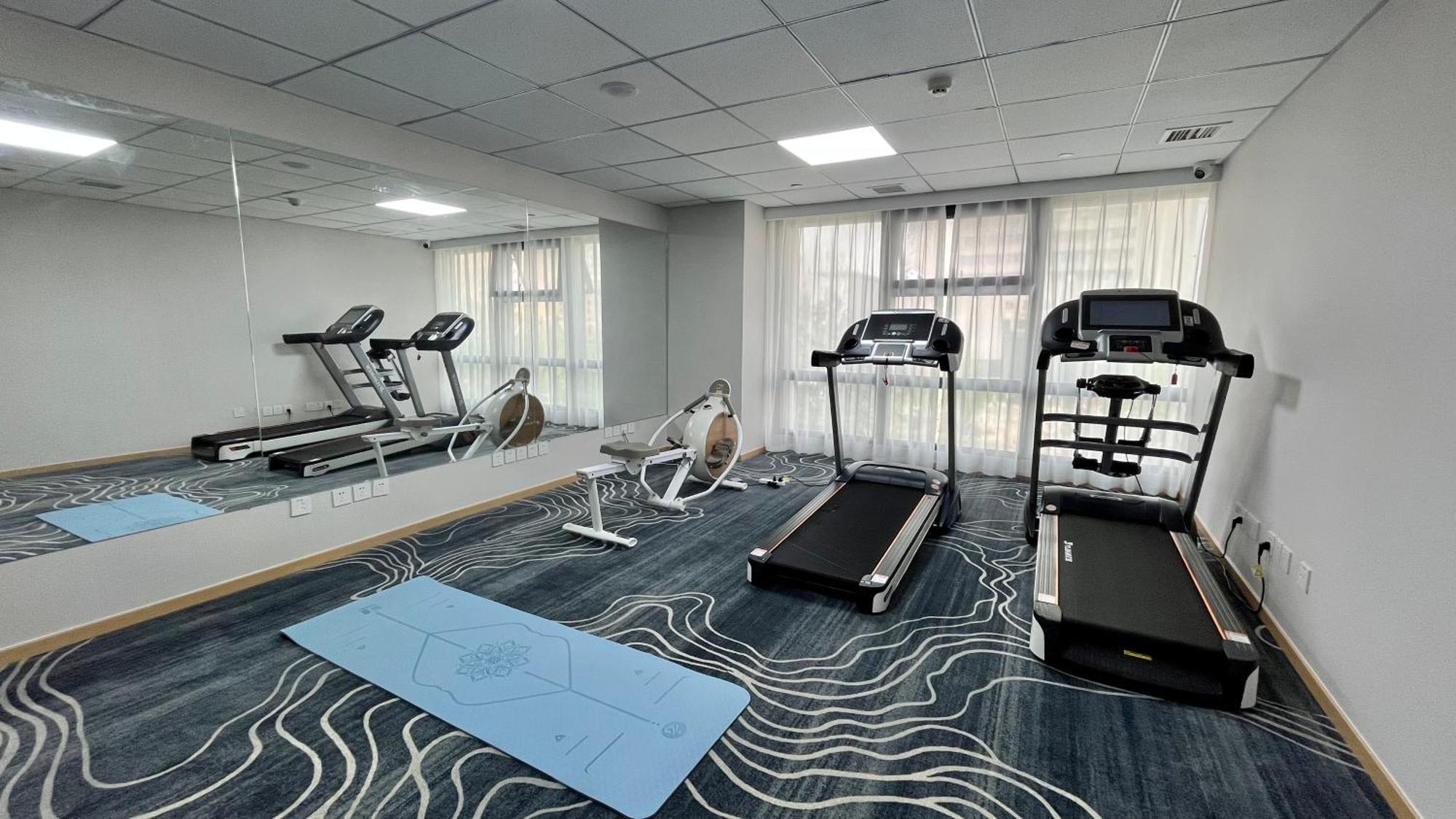 Holiday Inn Express Qingdao City Center By Ihg Exteriör bild