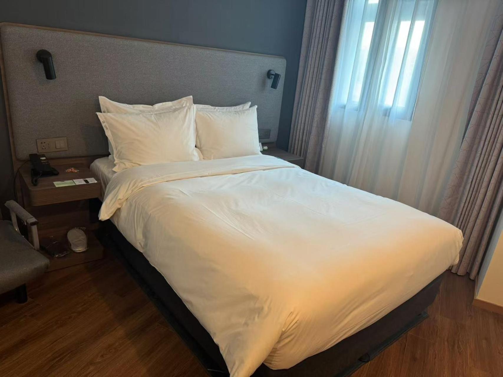 Holiday Inn Express Qingdao City Center By Ihg Exteriör bild