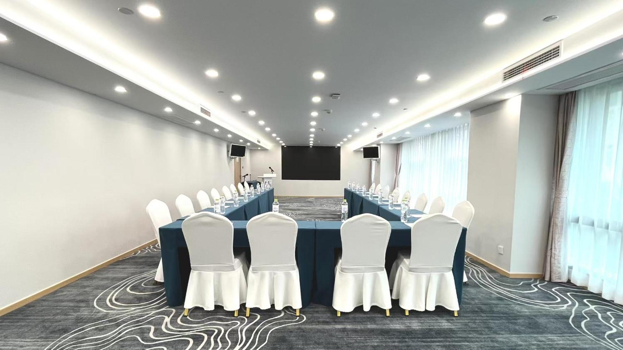 Holiday Inn Express Qingdao City Center By Ihg Exteriör bild